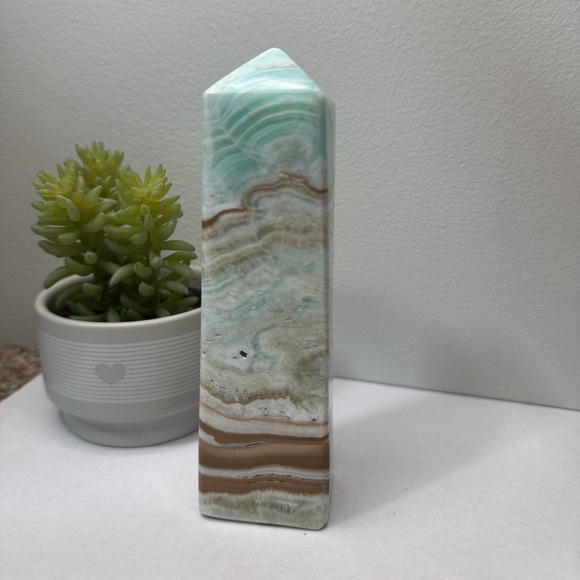 Caribbean Calcite Cube - Picture 1 of 9